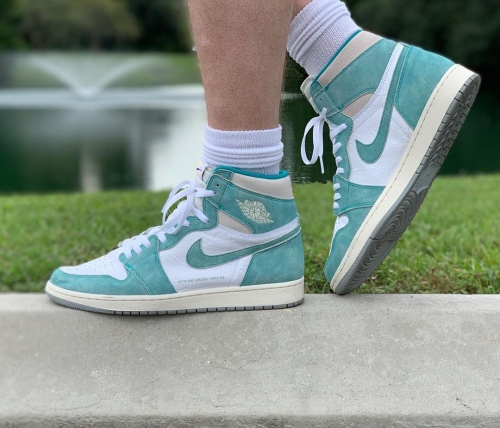 Aj1 deals tiffany green